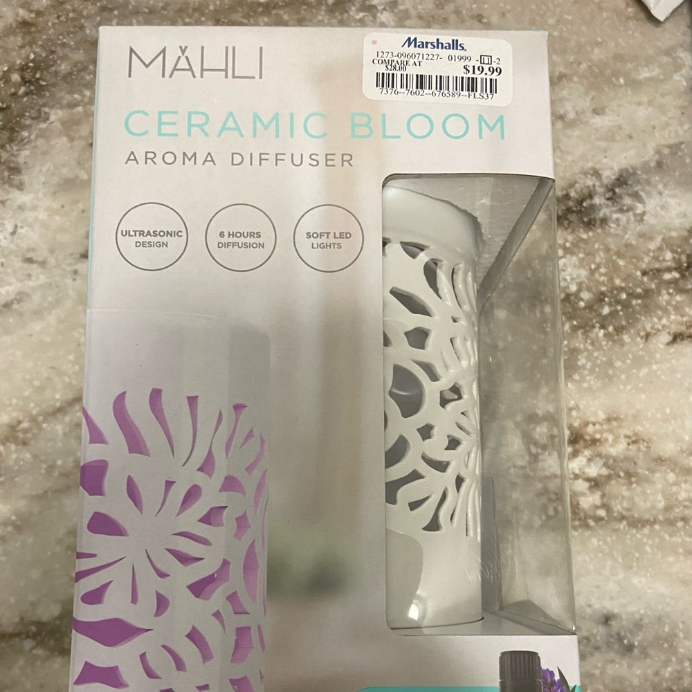 NWT infuser with one essential oil
